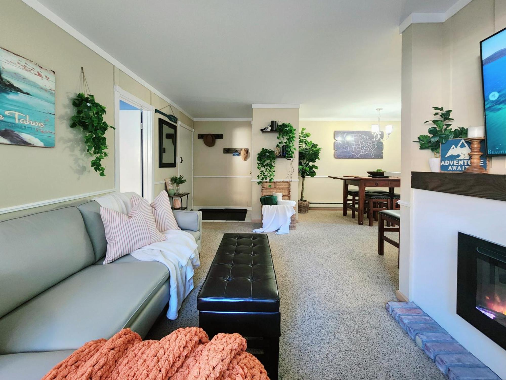 Tahoe Shoreline Retreat - Close To & Hoa Amenities * Tahoe Vista
