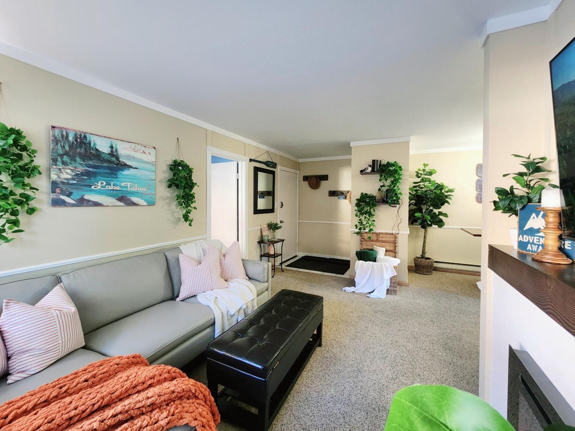 Tahoe Shoreline Retreat - Close To & Hoa Amenities