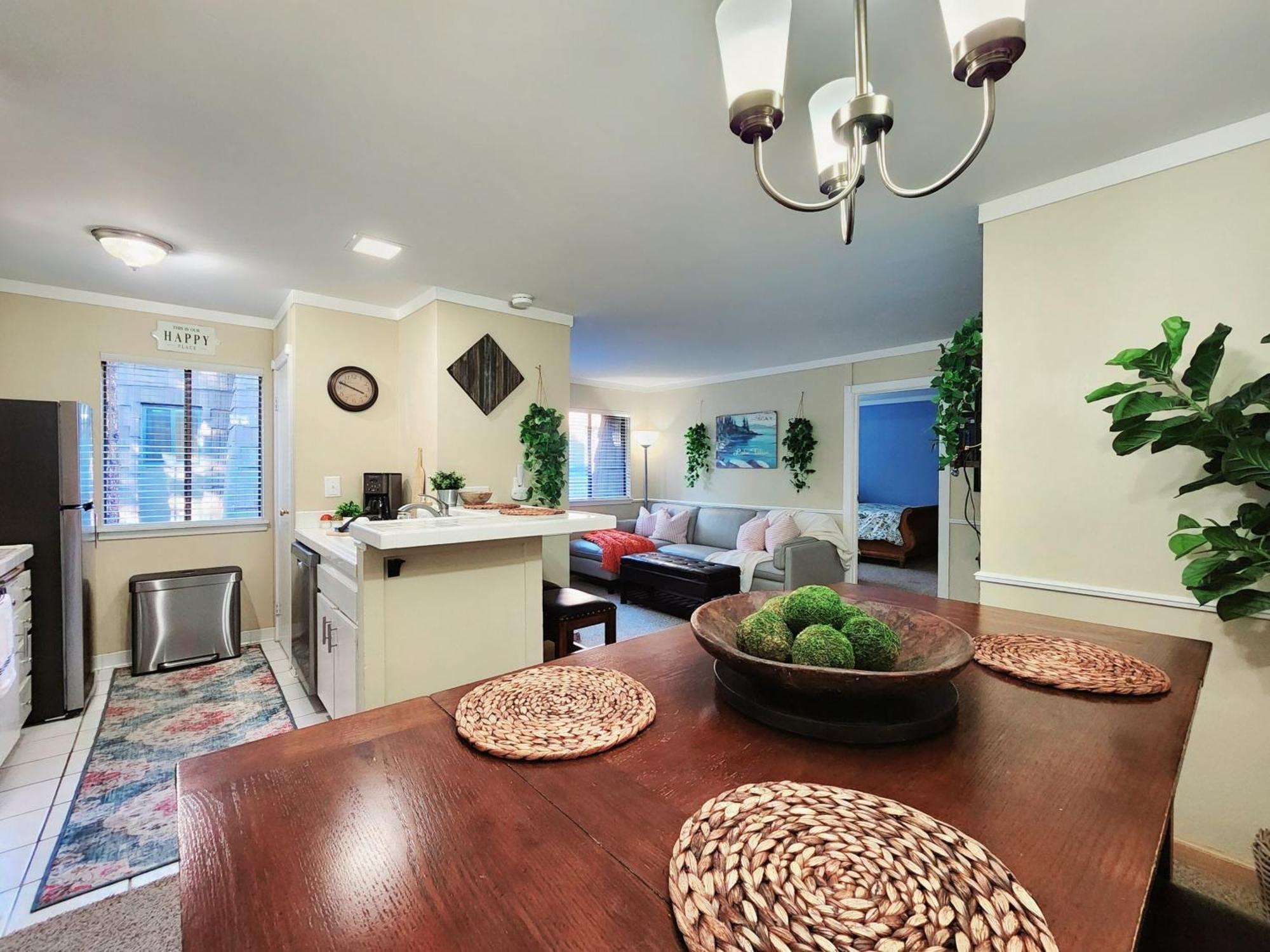 Tahoe Shoreline Retreat - Close To & Hoa Amenities Apartment Tahoe Vista