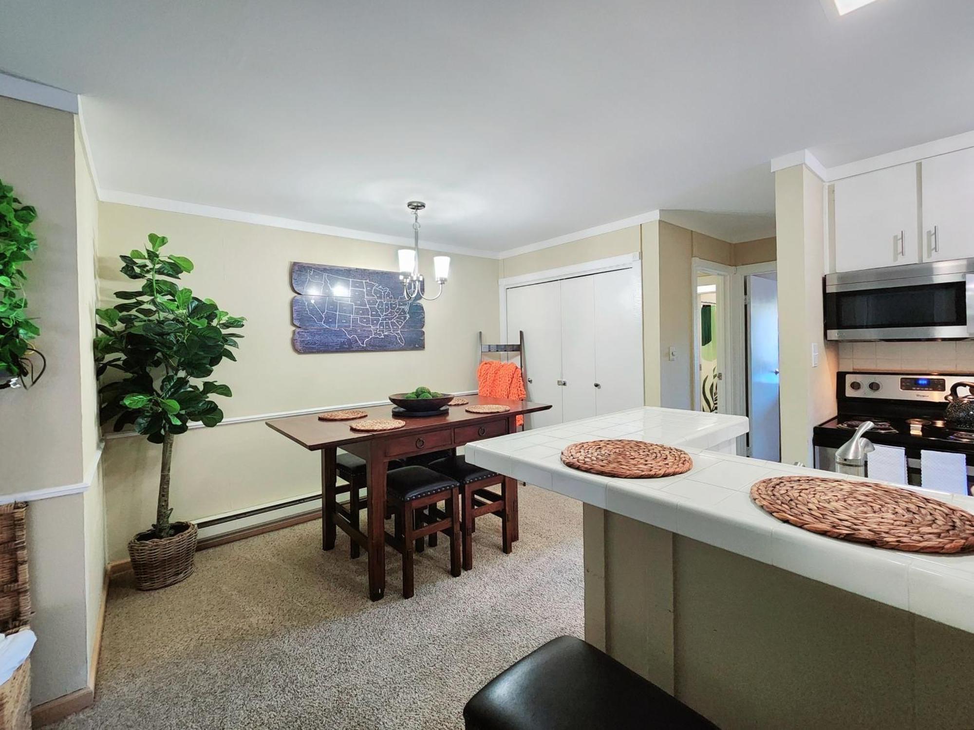 Tahoe Shoreline Retreat - Close To & Hoa Amenities Tahoe Vista