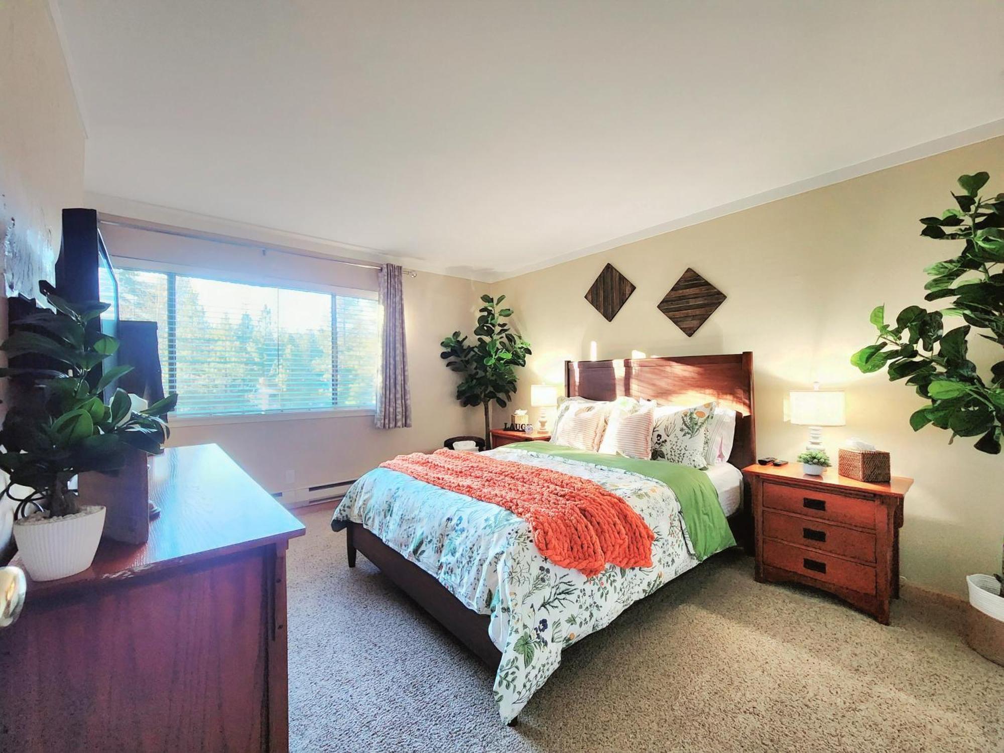 Tahoe Shoreline Retreat - Close To & Hoa Amenities Tahoe Vista