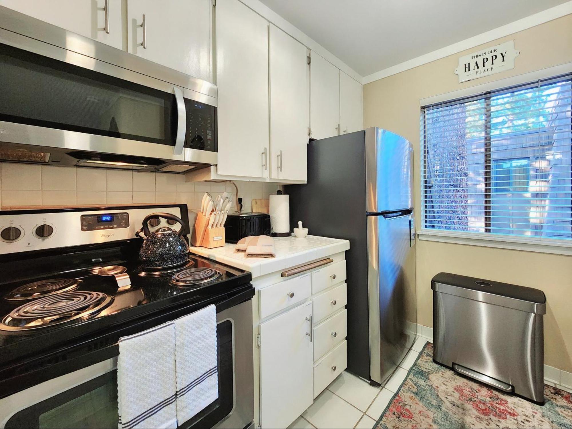 Tahoe Shoreline Retreat - Close To & Hoa Amenities