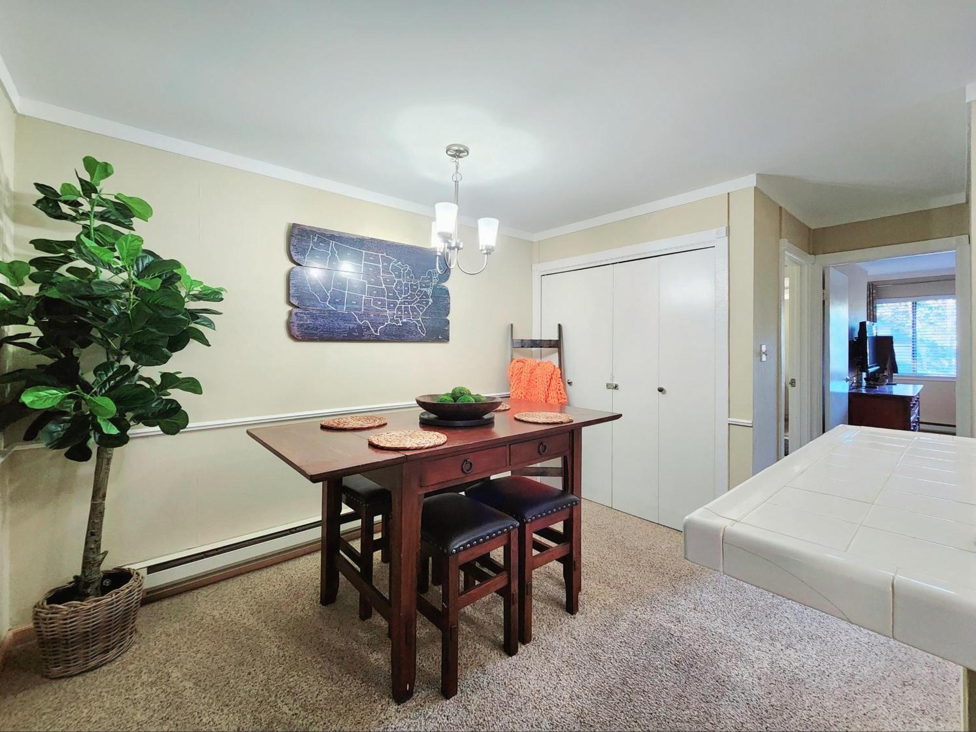 Tahoe Shoreline Retreat - Close To & Hoa Amenities *