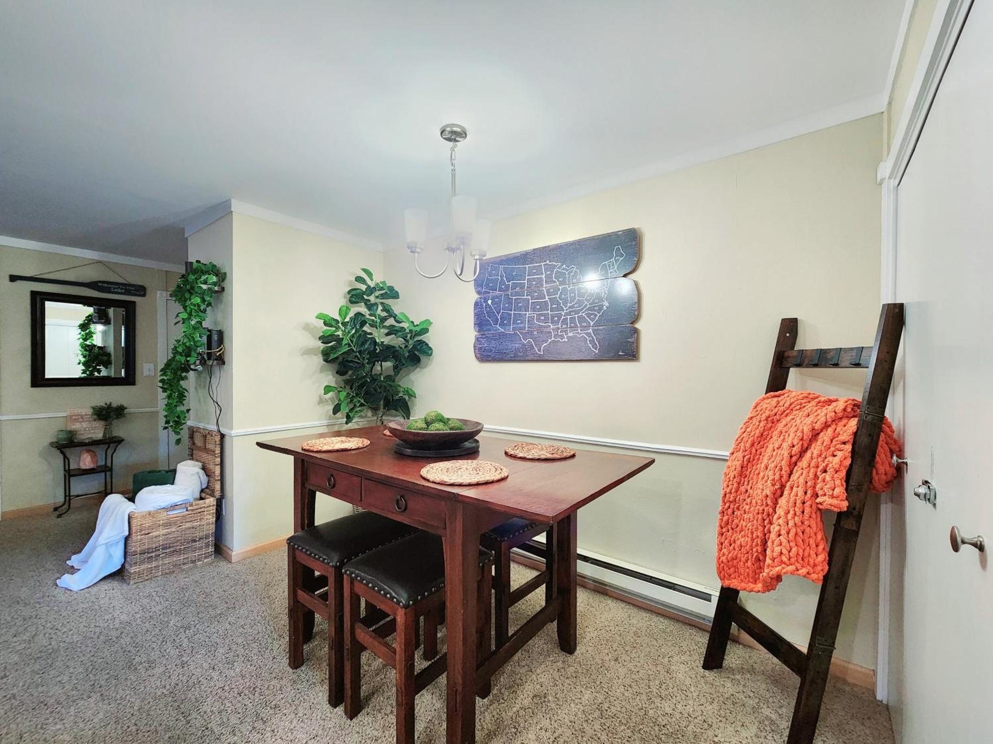 Tahoe Shoreline Retreat - Close To & Hoa Amenities * Tahoe Vista