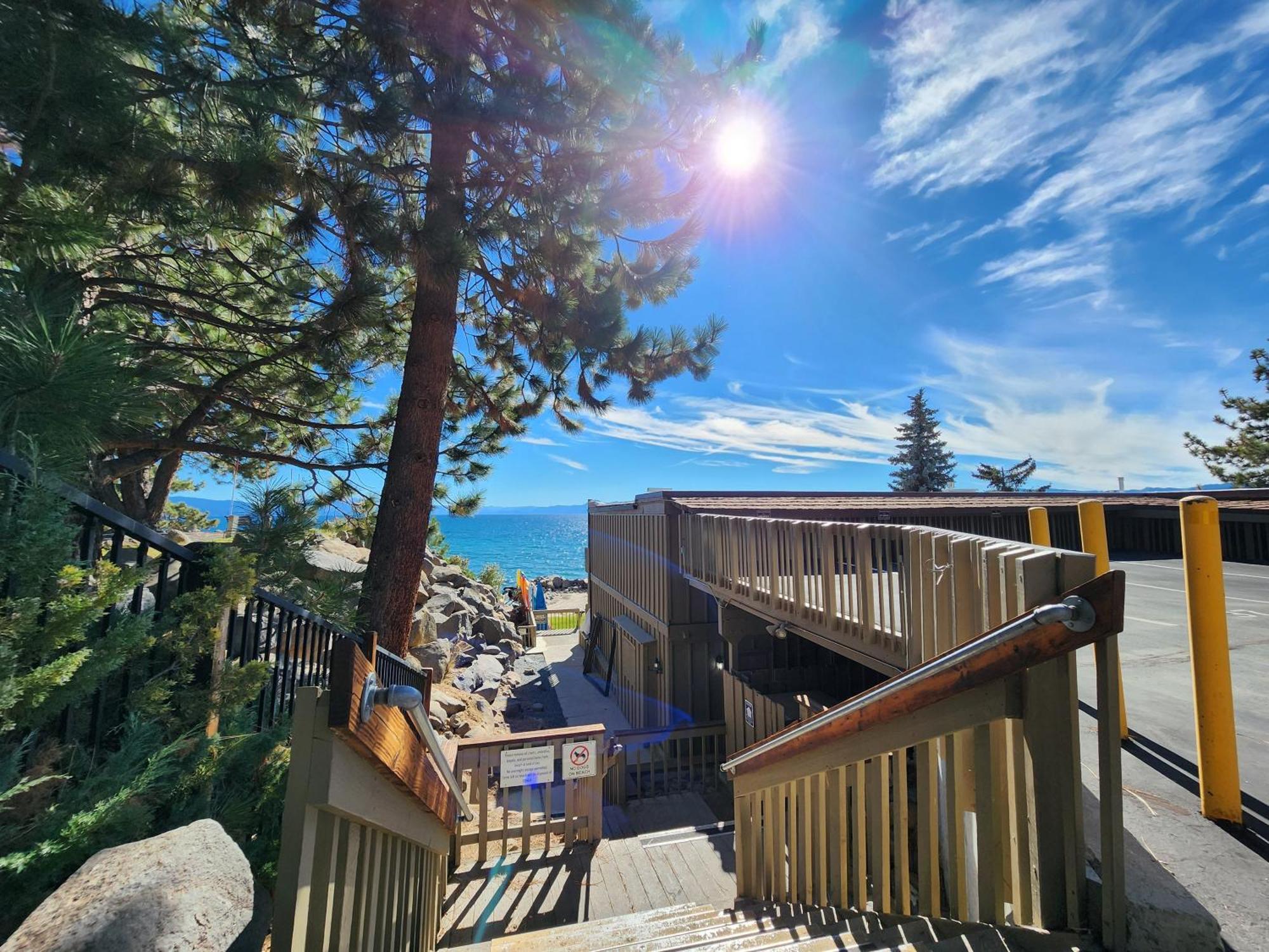 Tahoe Shoreline Retreat - Close To & Hoa Amenities * Tahoe Vista