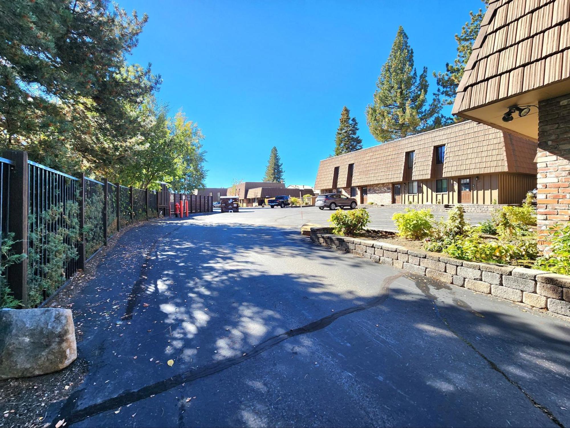 Tahoe Shoreline Retreat - Close To & Hoa Amenities Apartment